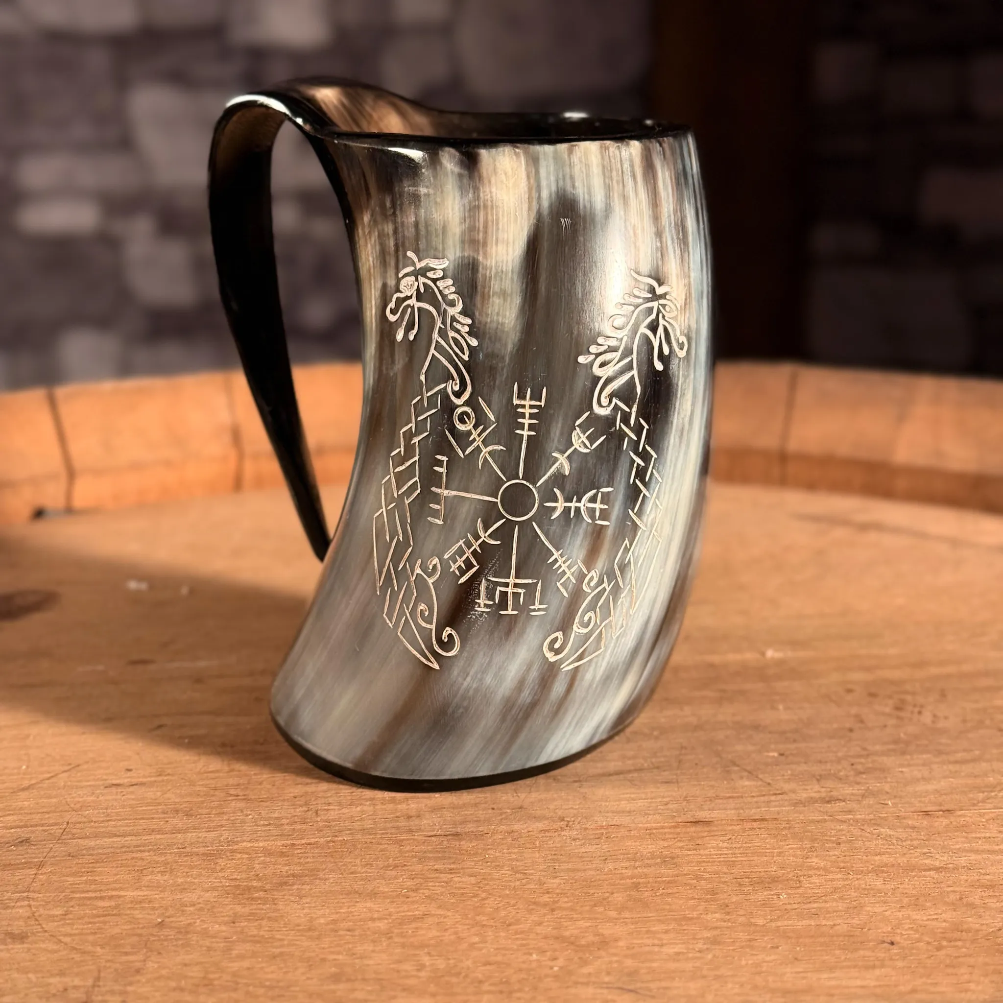 Großer Hornkrug Vegvisir, ca. 500ml