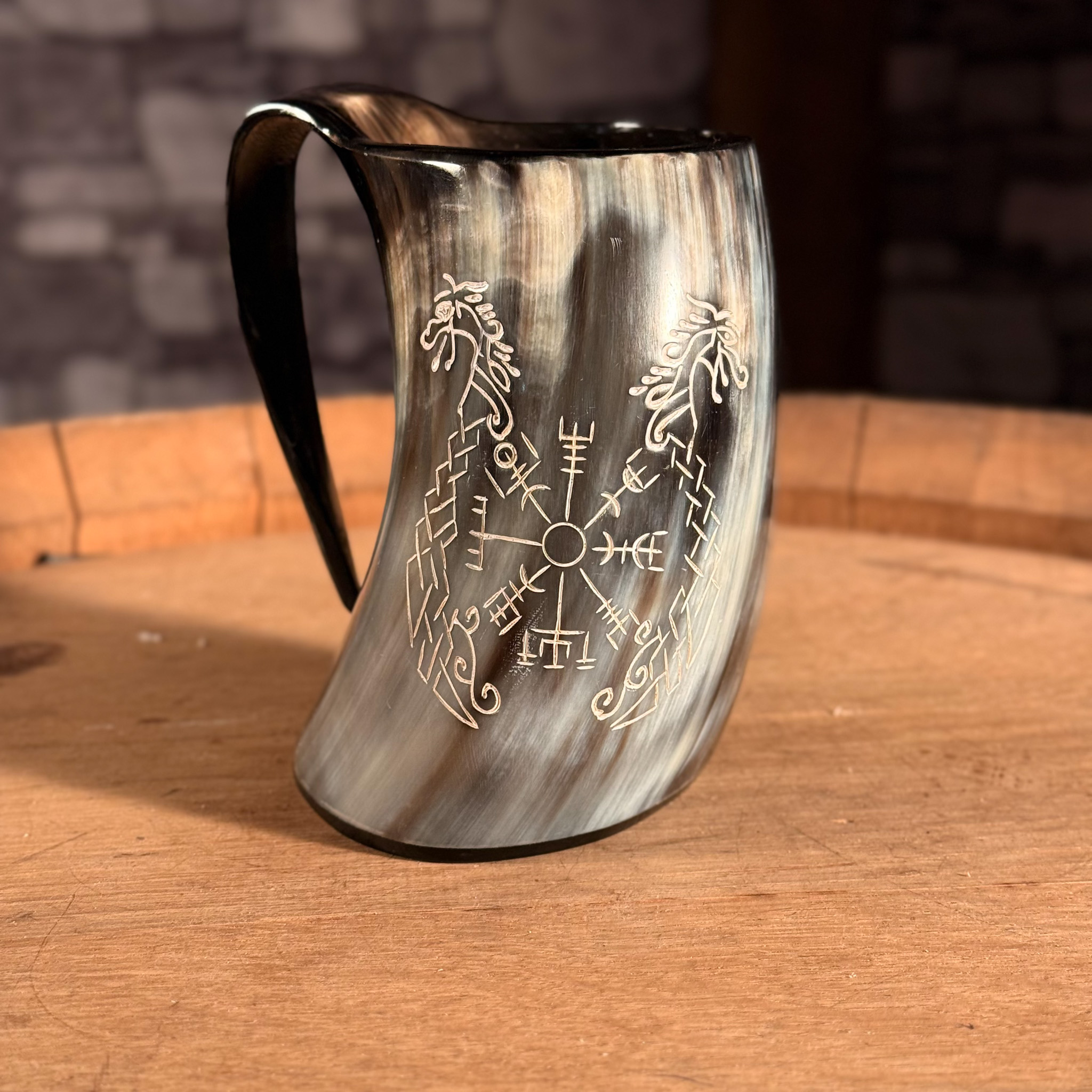 Großer Hornkrug Vegvisir, ca. 500ml