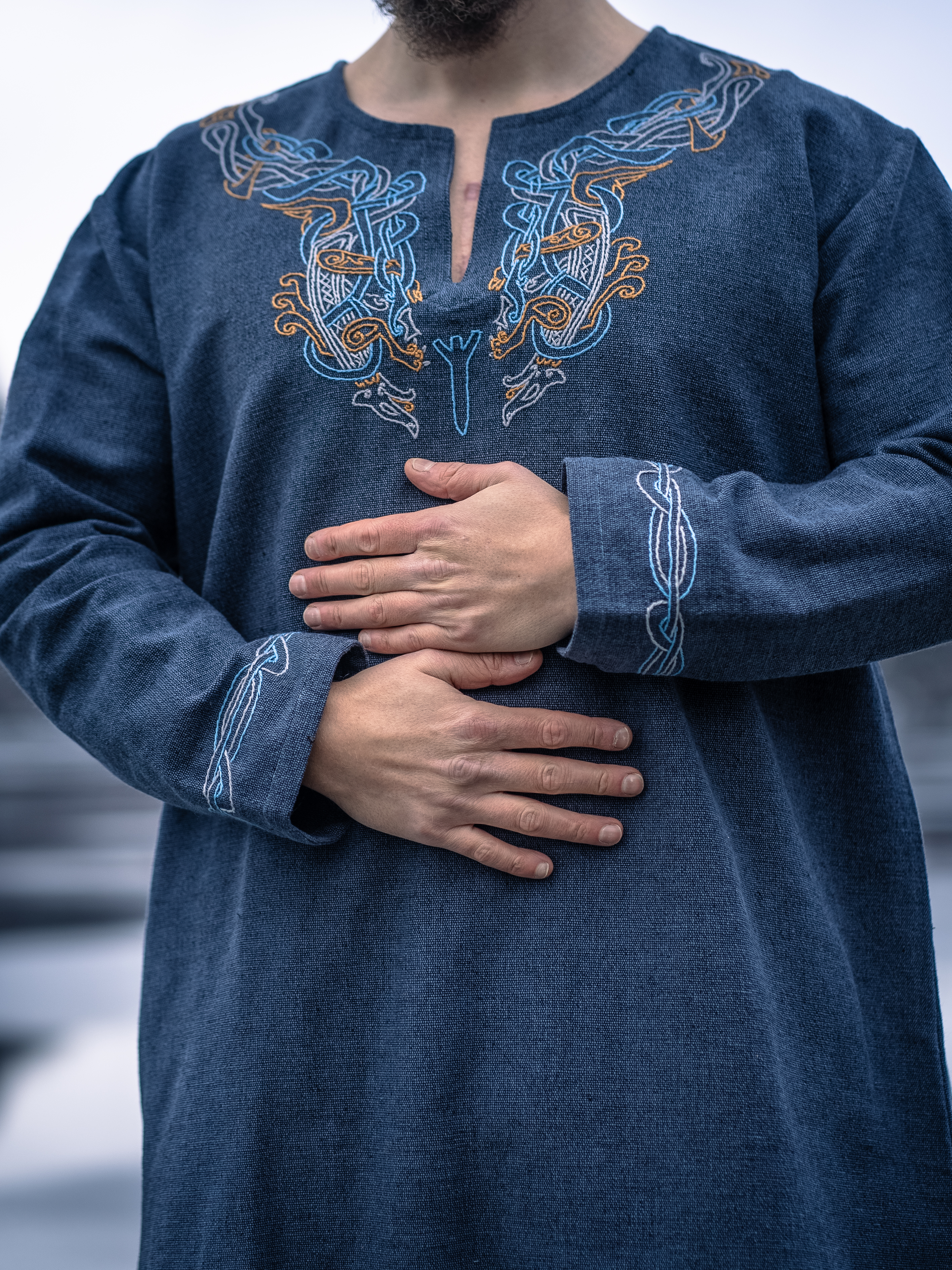 Blaugraue Wikinger-Tunika Snorri mit Handstickerei
