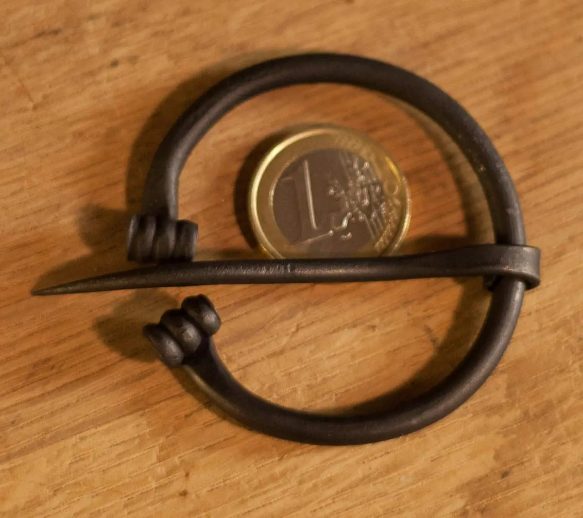 Wikinger-Fibel rund