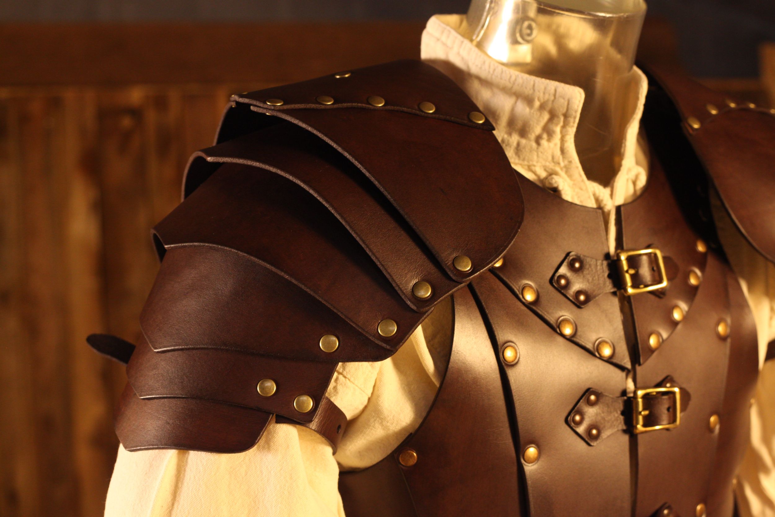 LARP Lederschulterrüstung Söldner