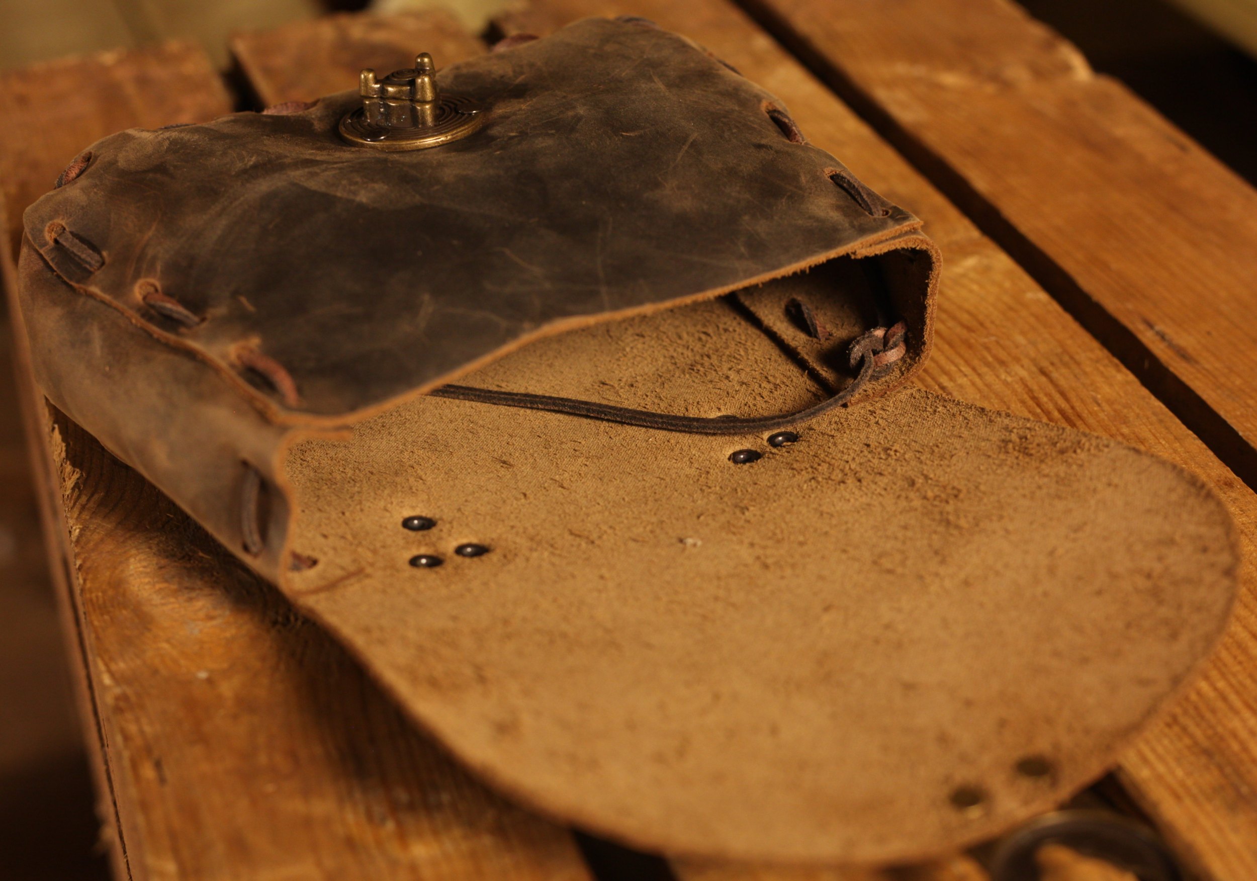 Mittelalterliche Tasche mit Drehverschluss