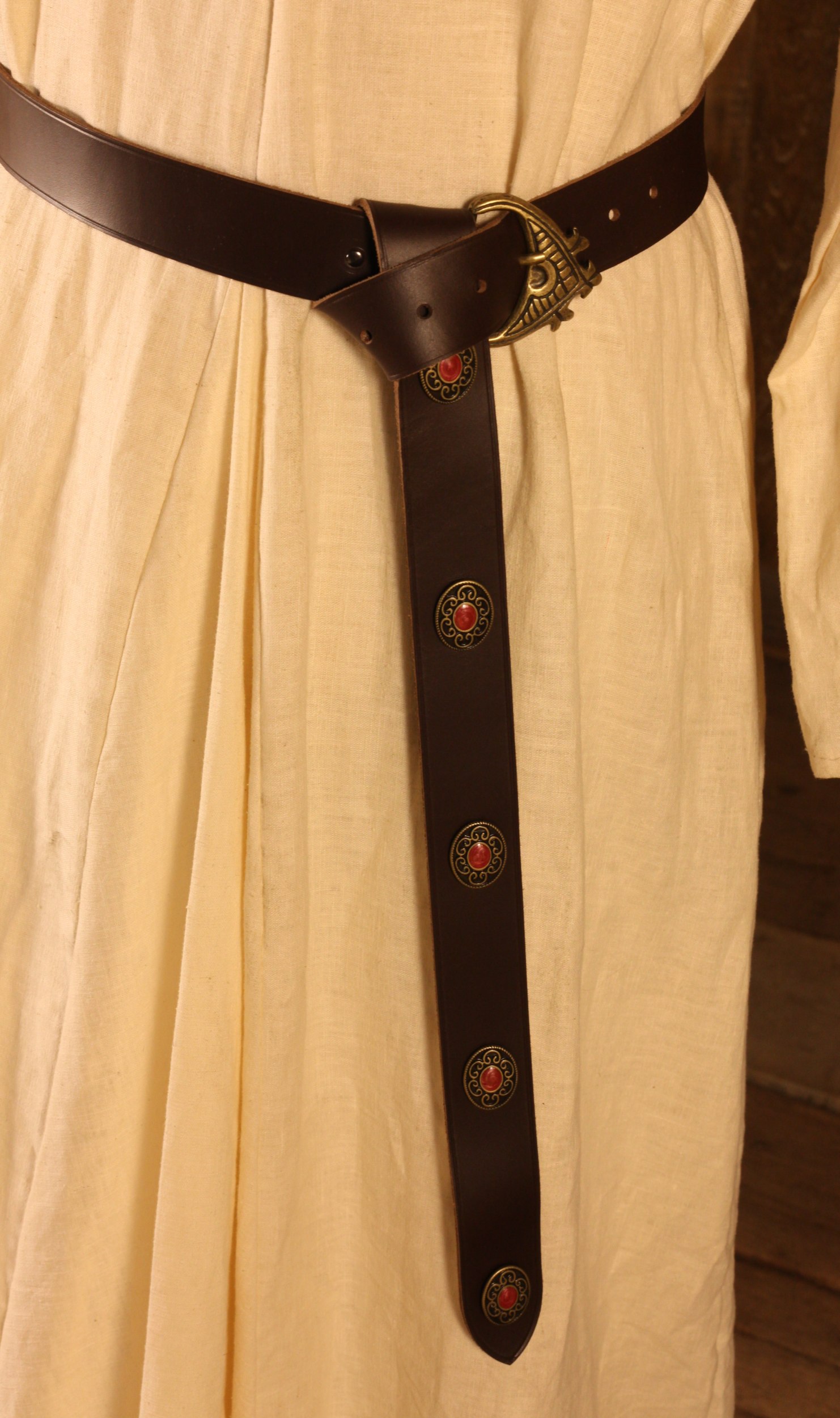 Edler Mittelalter Langgürtel 4cm mit Ziernieten