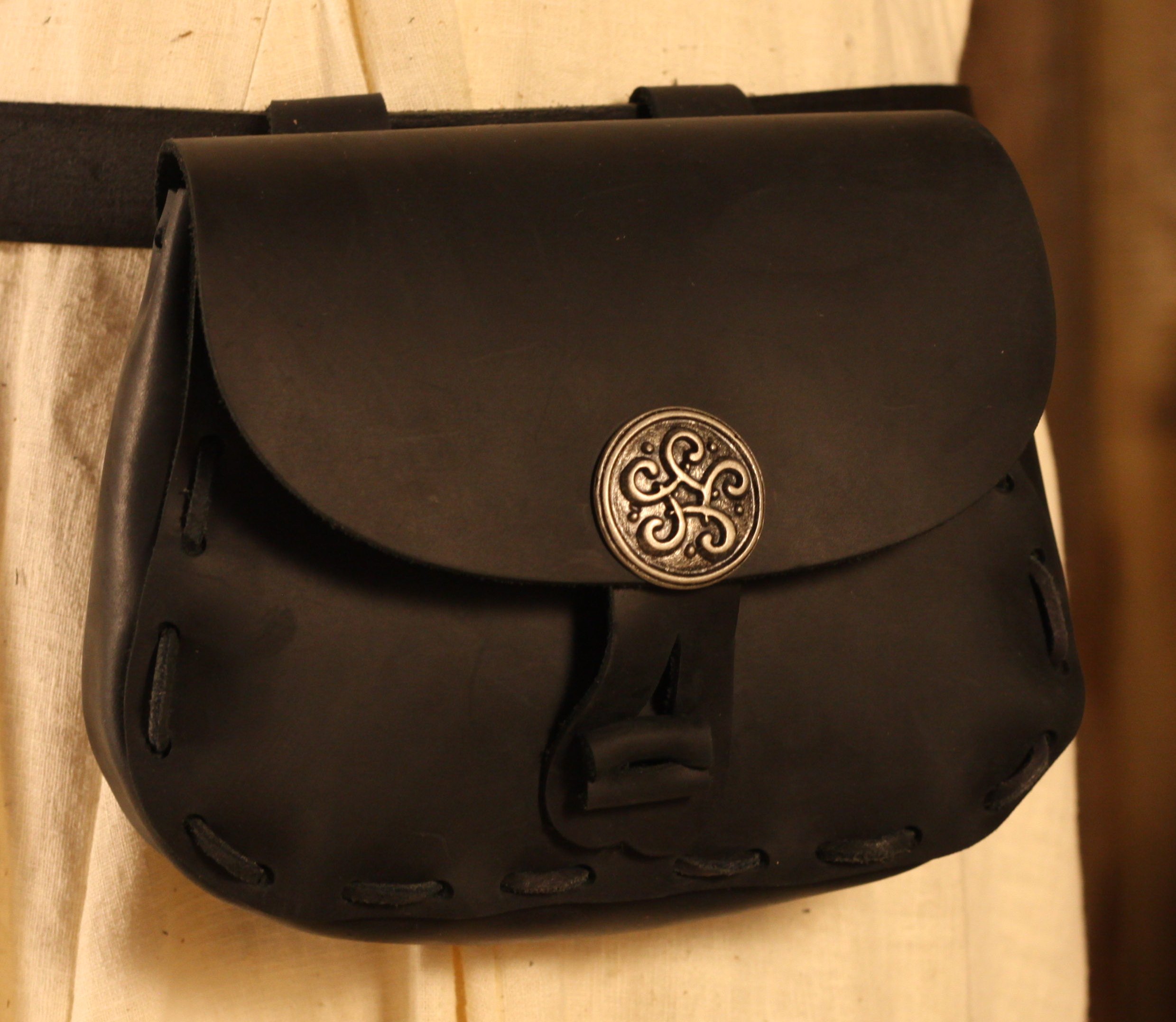 Mittelalterliche Tasche Keltenknoten schwarz