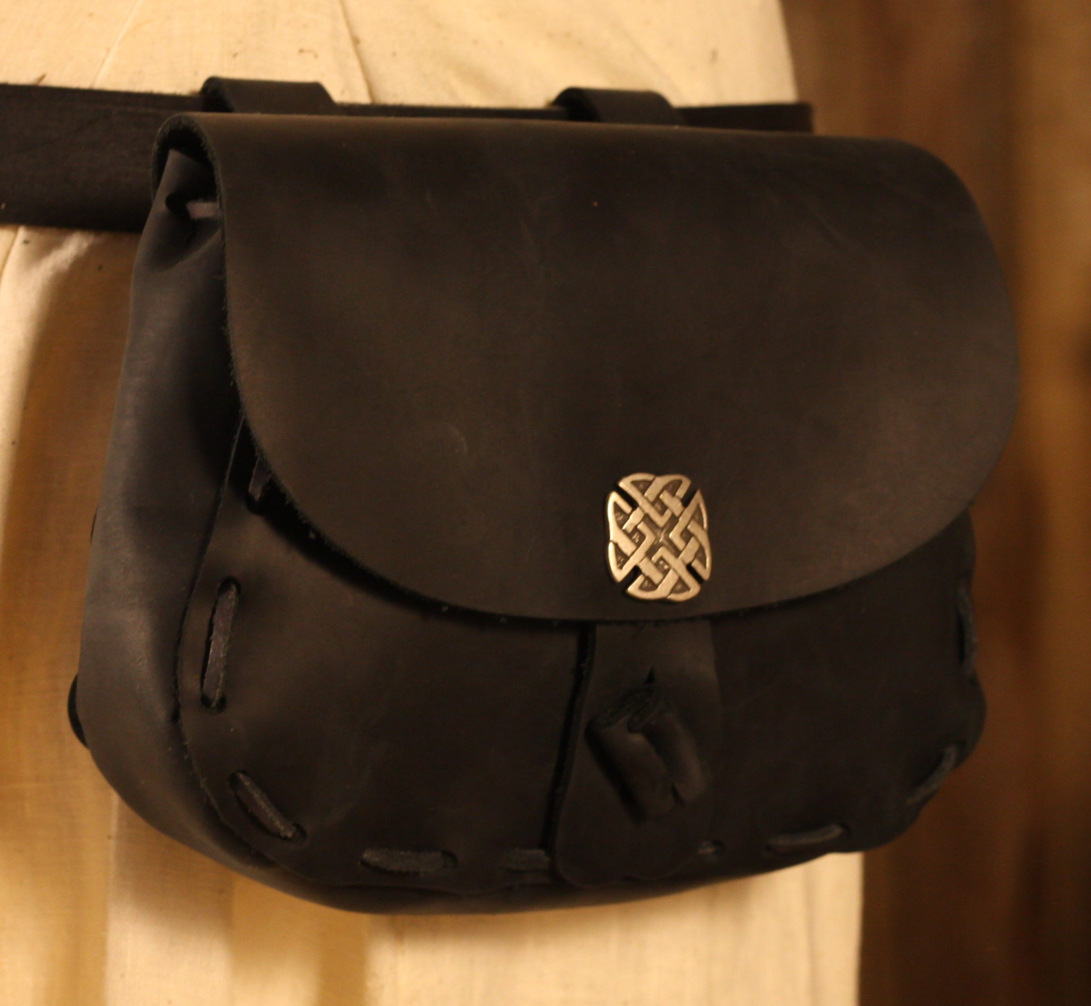 Schwarze mittelalterliche Ledertasche Geflecht