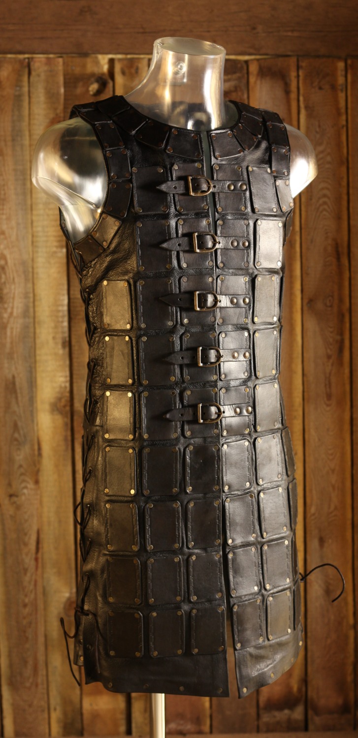 Schwarze Lederbrigandine