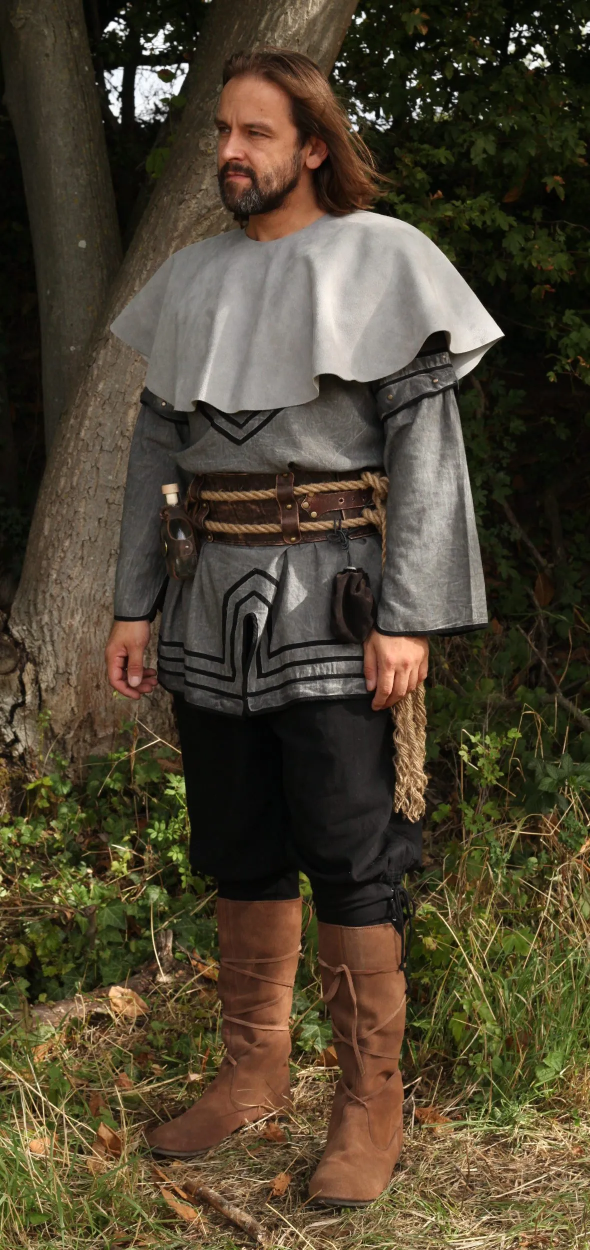 Gugel/Poncho aus Wildleder