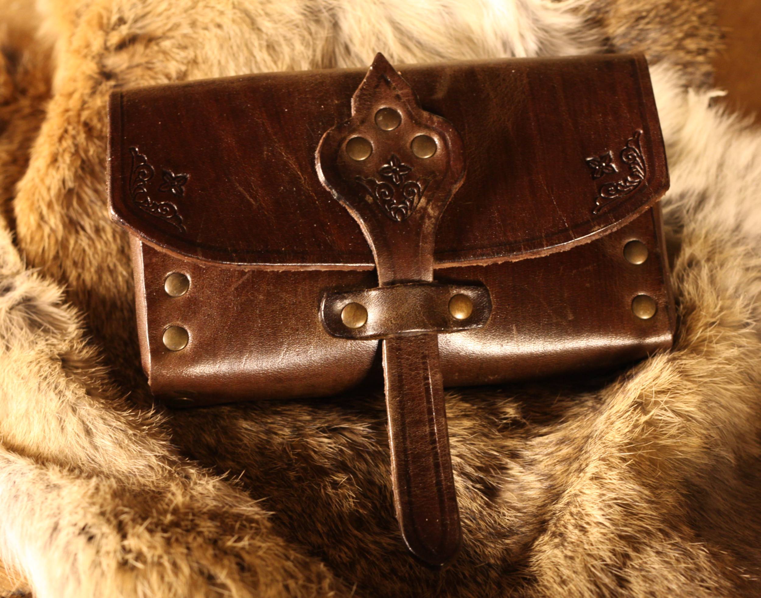 Verzierte Ledertasche