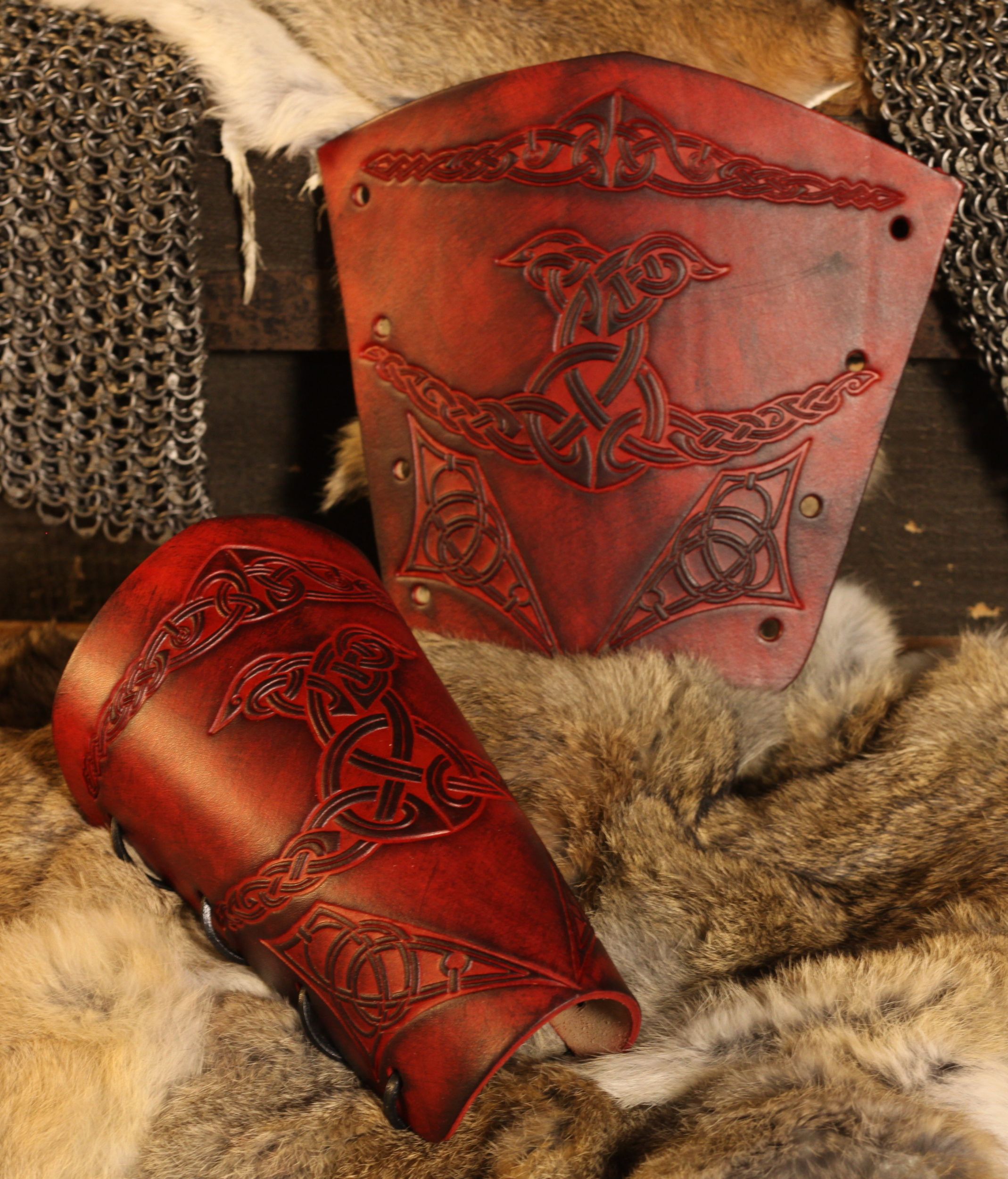 Leder-Armschienen mit Prägung