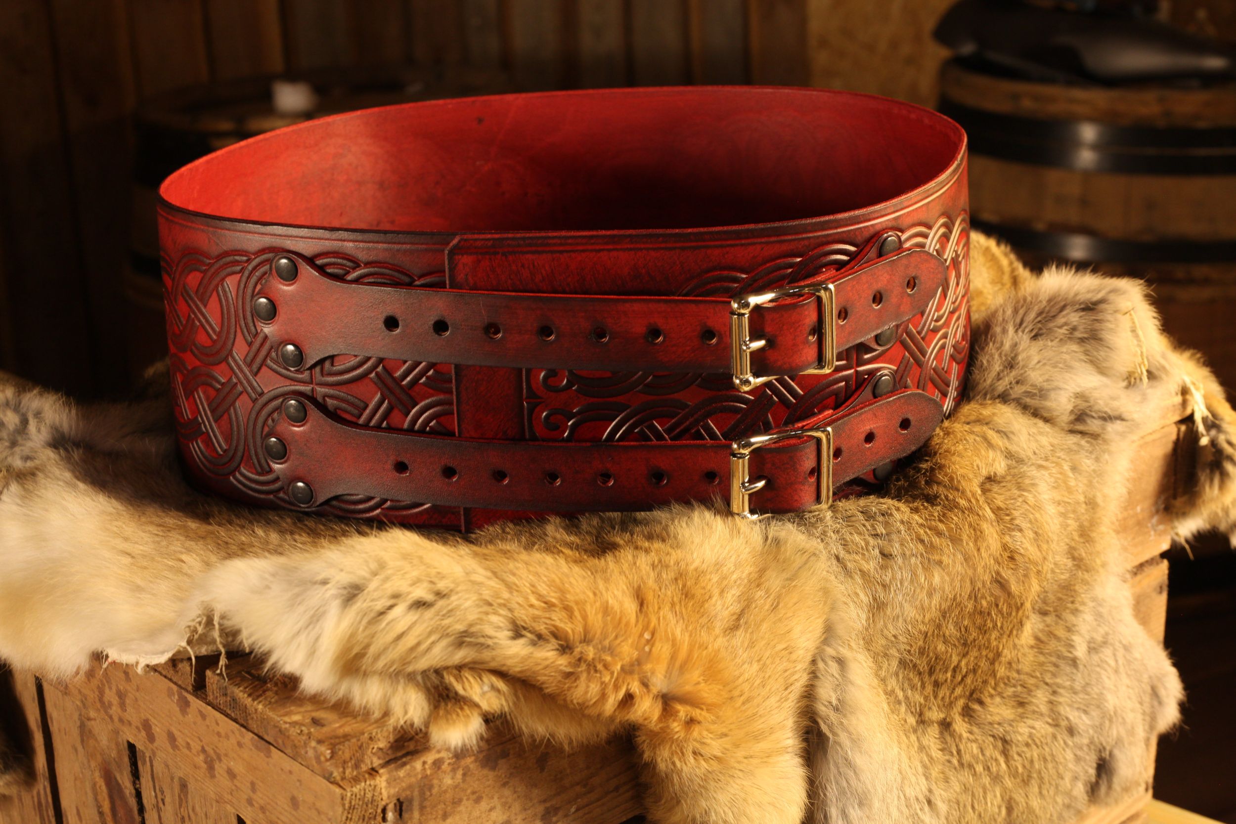 Breiter LARP Ledergürtel, rot