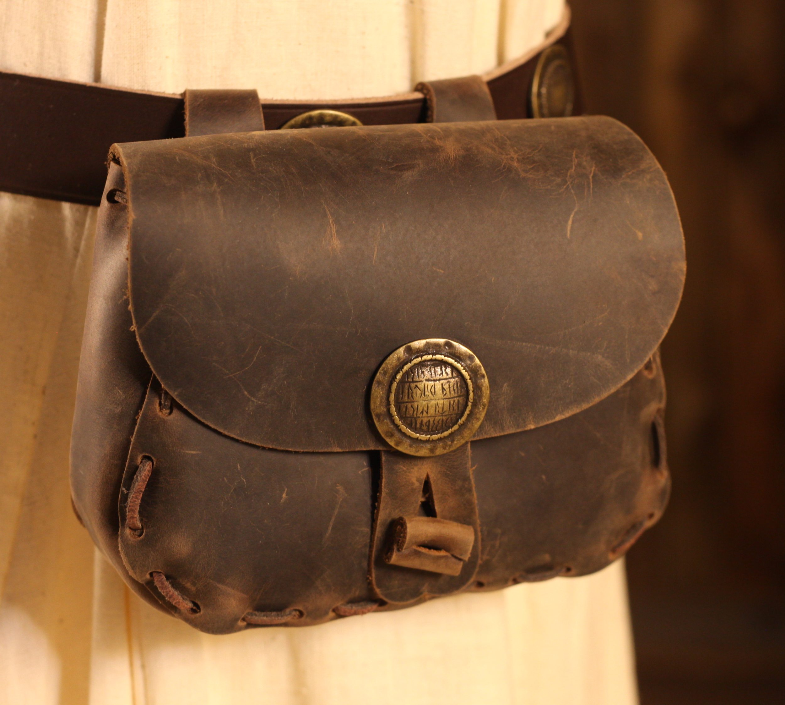 Braune mittelalterliche Tasche Runenschild