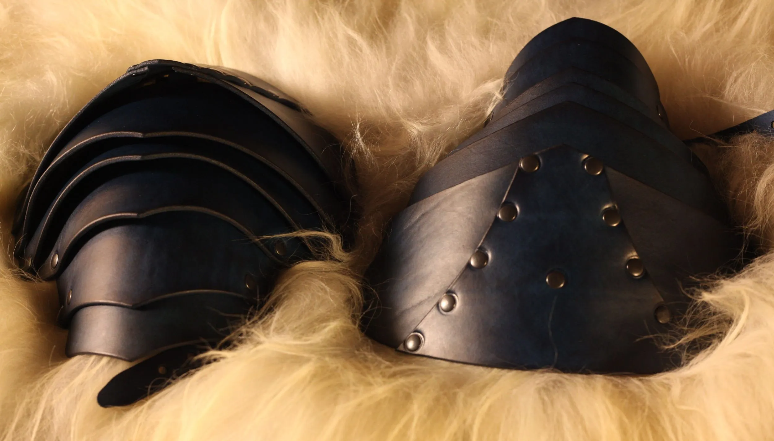 LARP Lederschulterrüstung Söldner