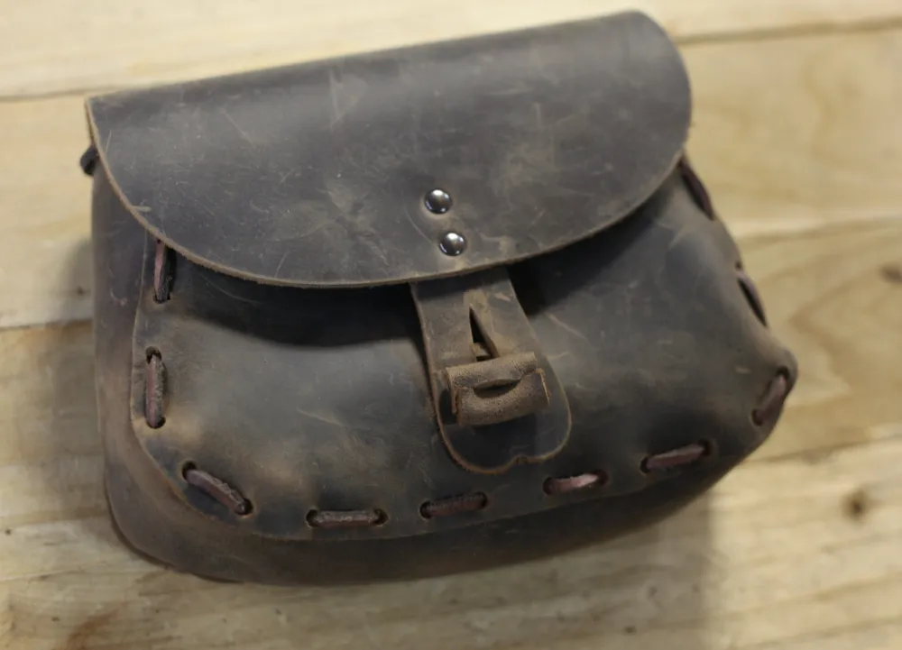 Bausatz für eine mittelalterliche Ledertasche