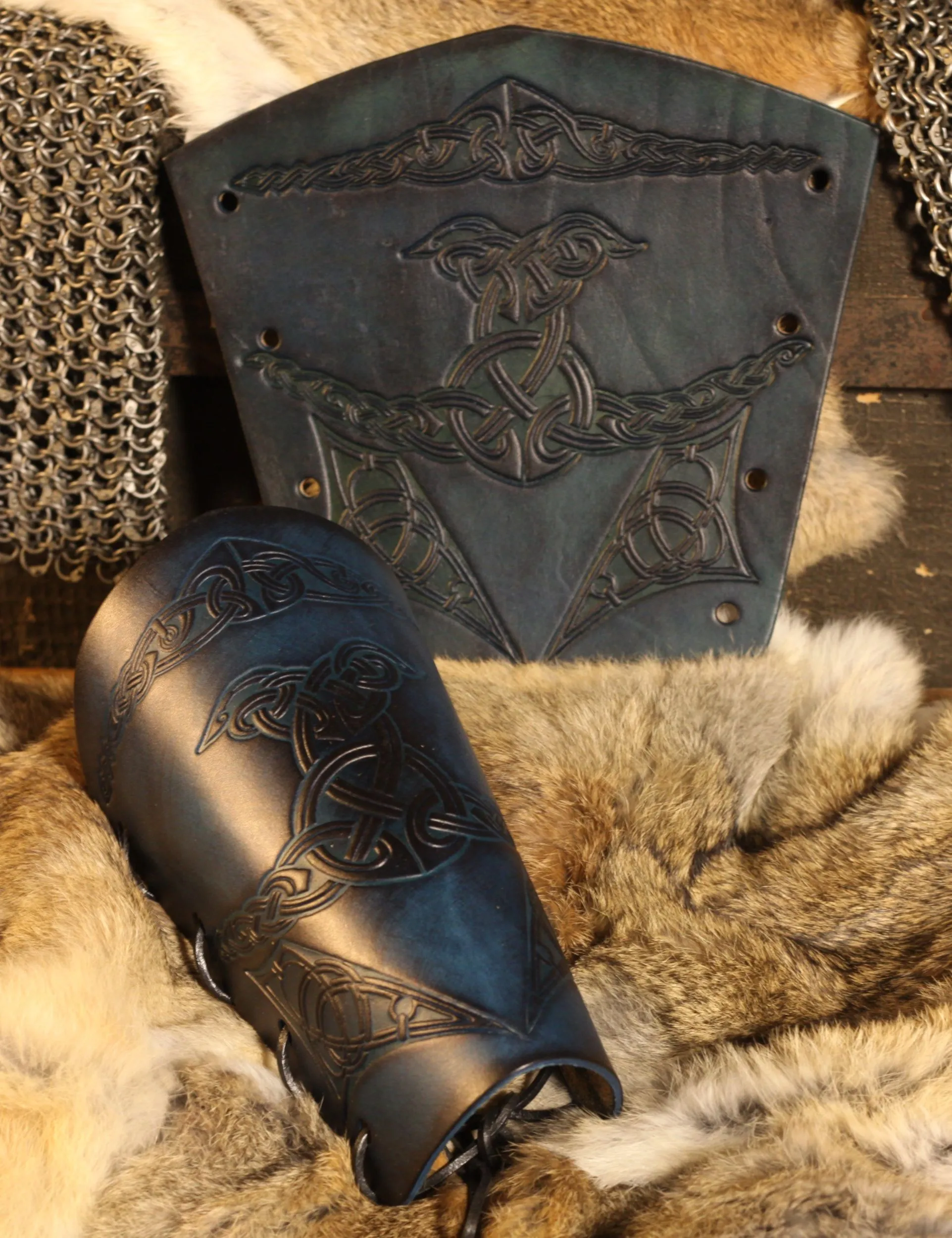 Leder-Armschienen mit Prägung