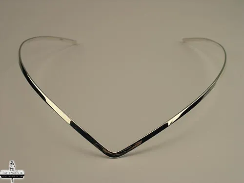 versilberte Tiara
