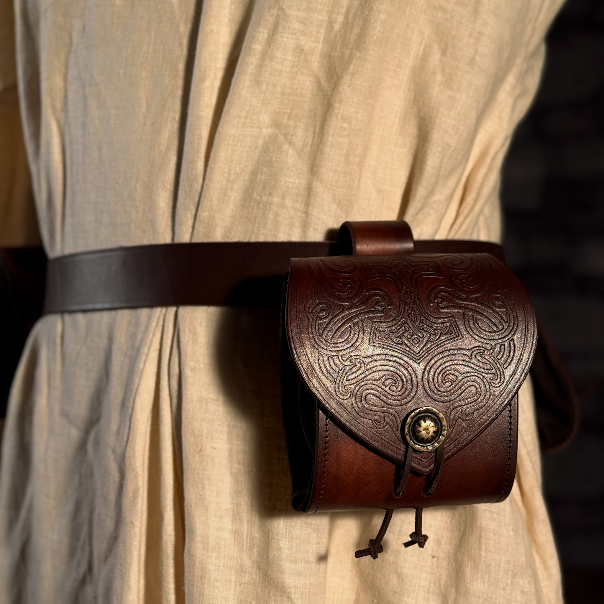 Gürteltasche aus Leder mit Thorshammer, braun