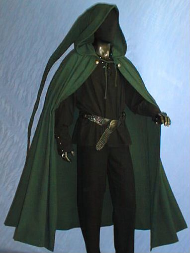 Umhang mit langer Kapuze