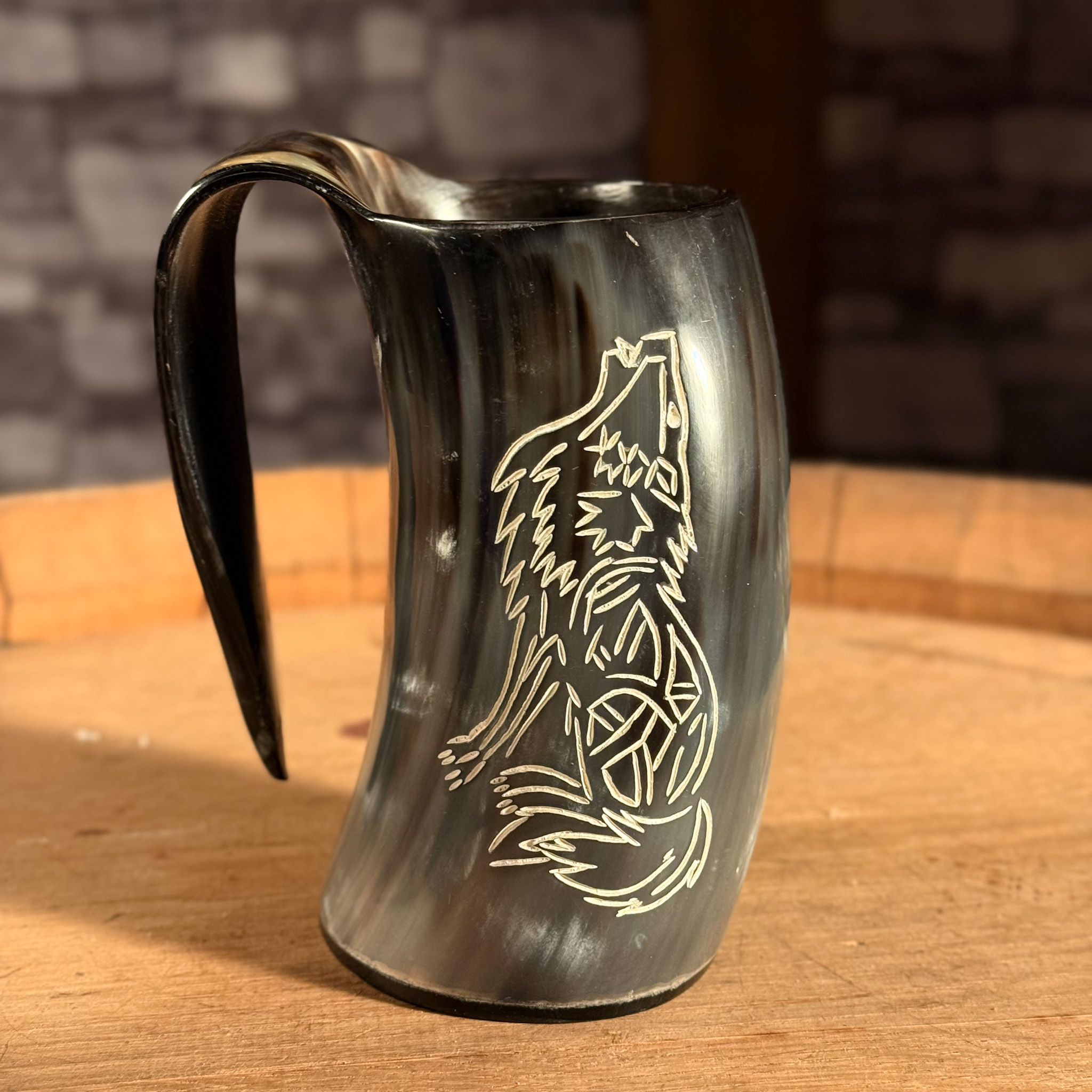 Großer Hornkrug Wolf, ca. 500ml