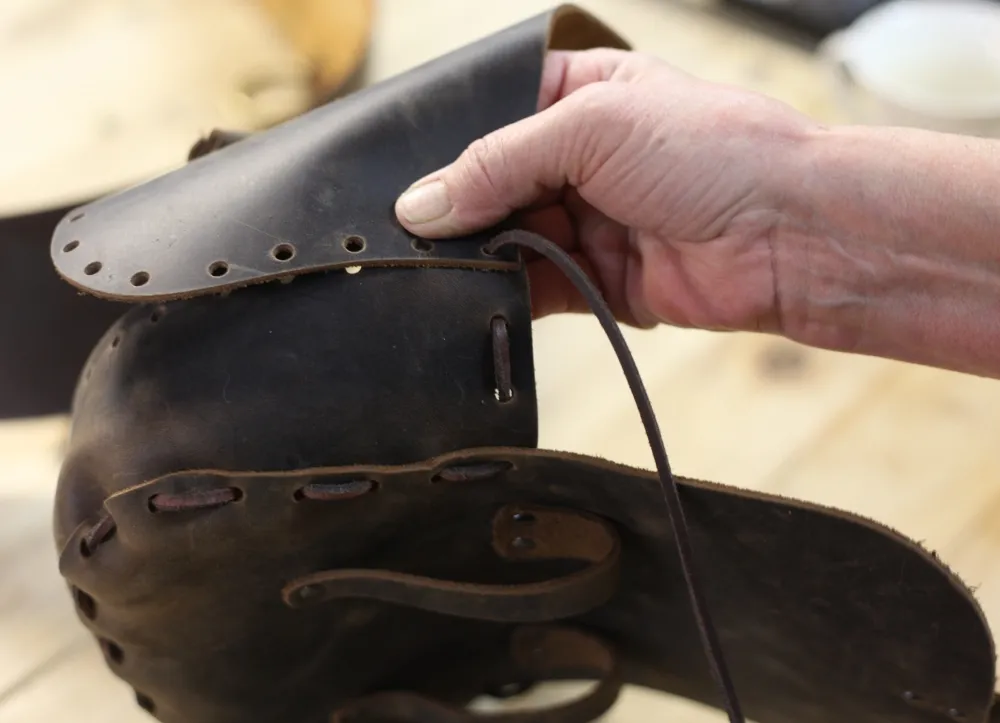 Bausatz für eine mittelalterliche Ledertasche