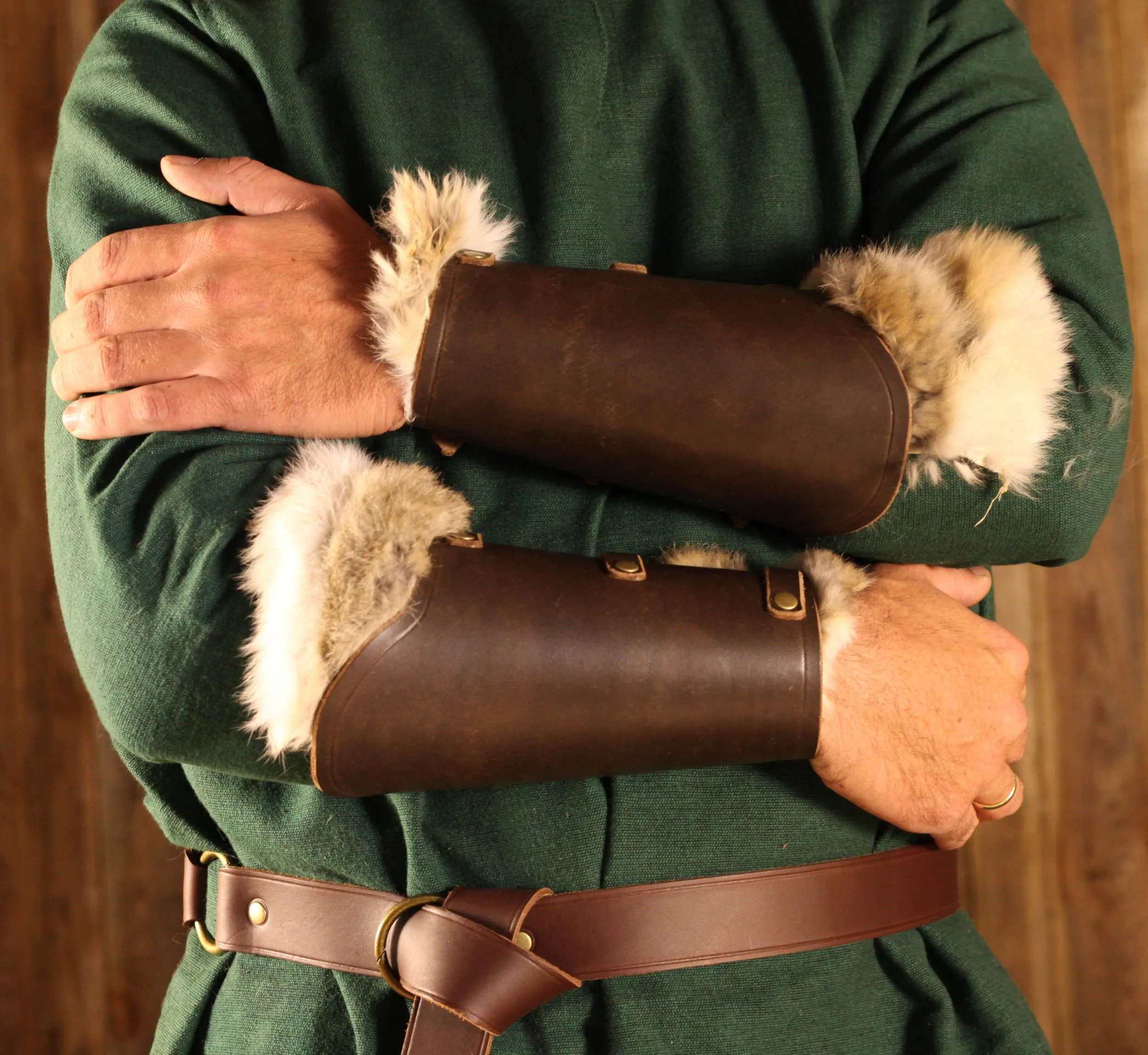Leder-Armschienen mit Schnallen