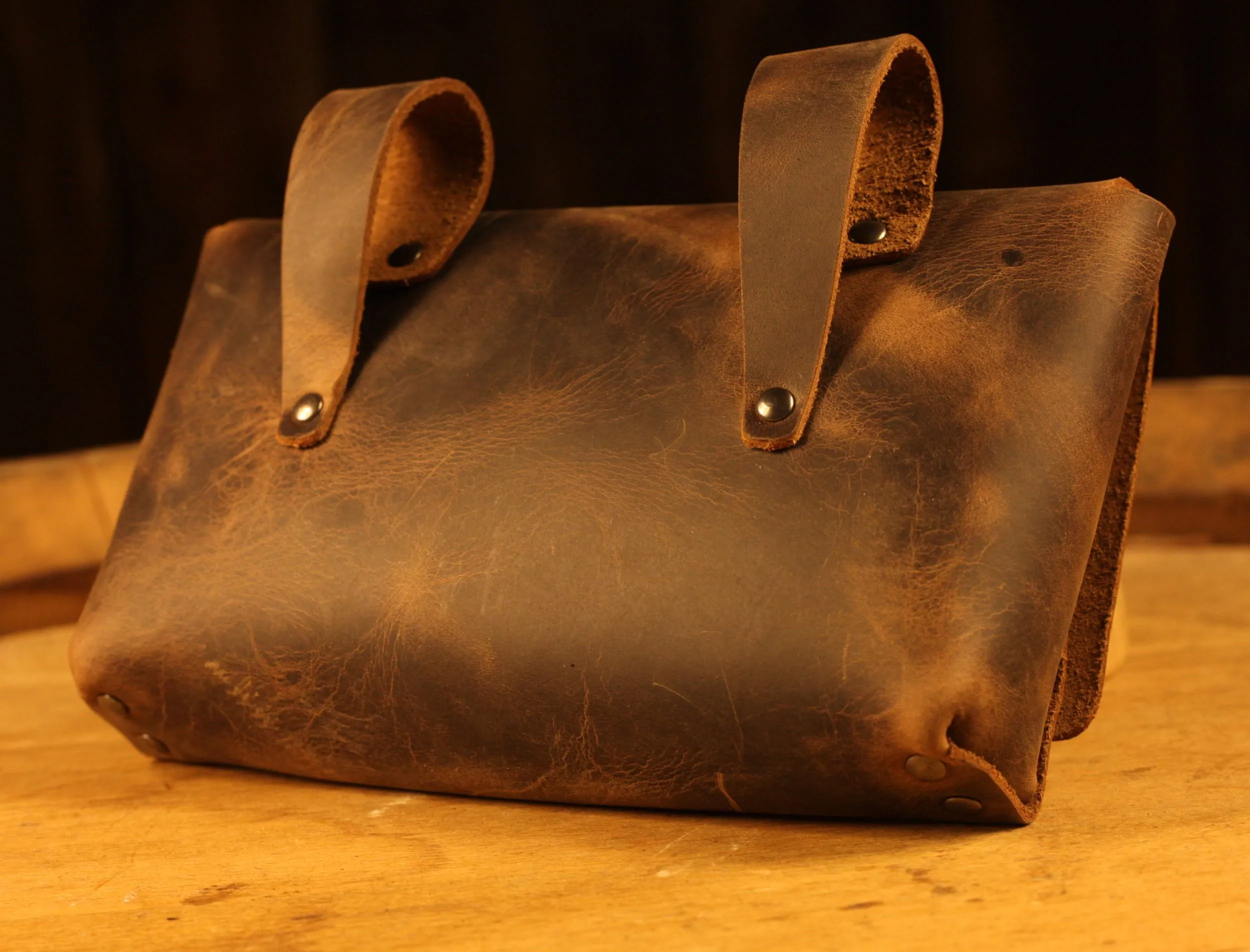 Große Gürteltasche aus Leder, Bajonettverschluss