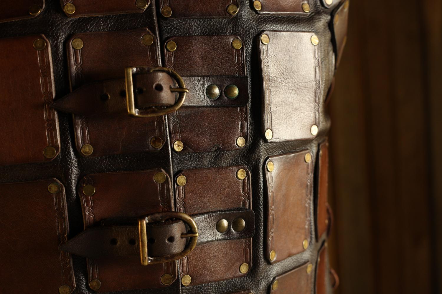 Braune Lederbrigandine