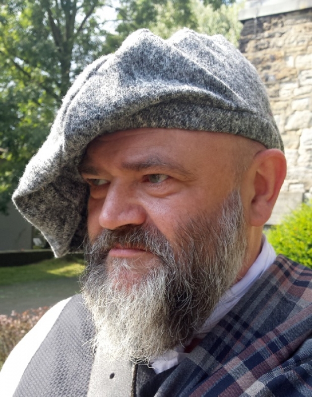 Graues Barett Dougal