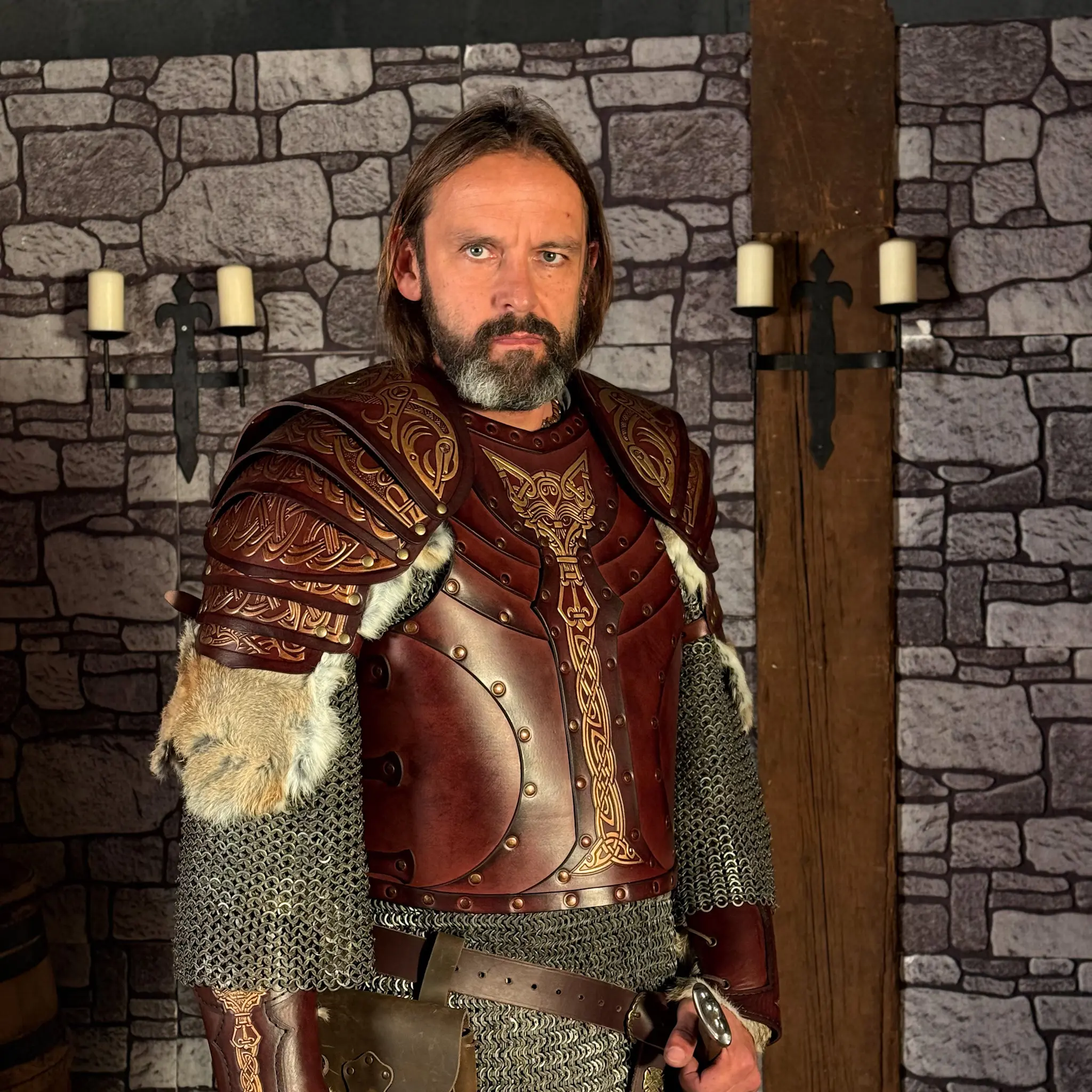 LARP Set Lederrüstung und Schulterrüstung Gold