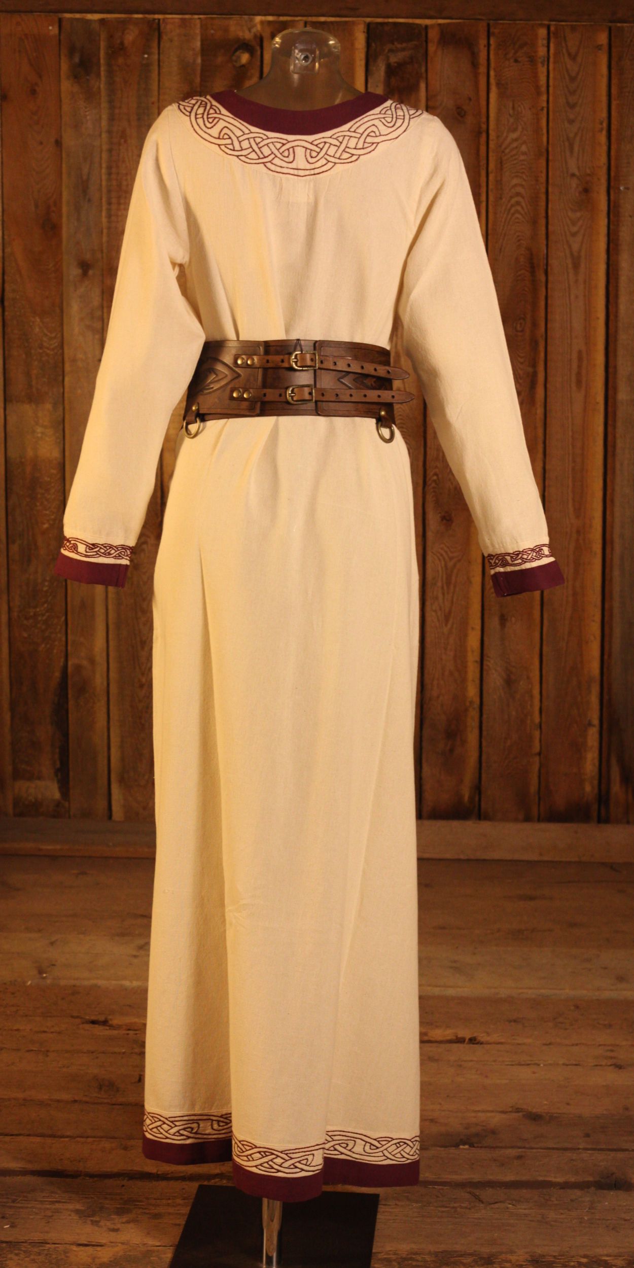 Wikingerkleid Lagertha mit Handstickerei