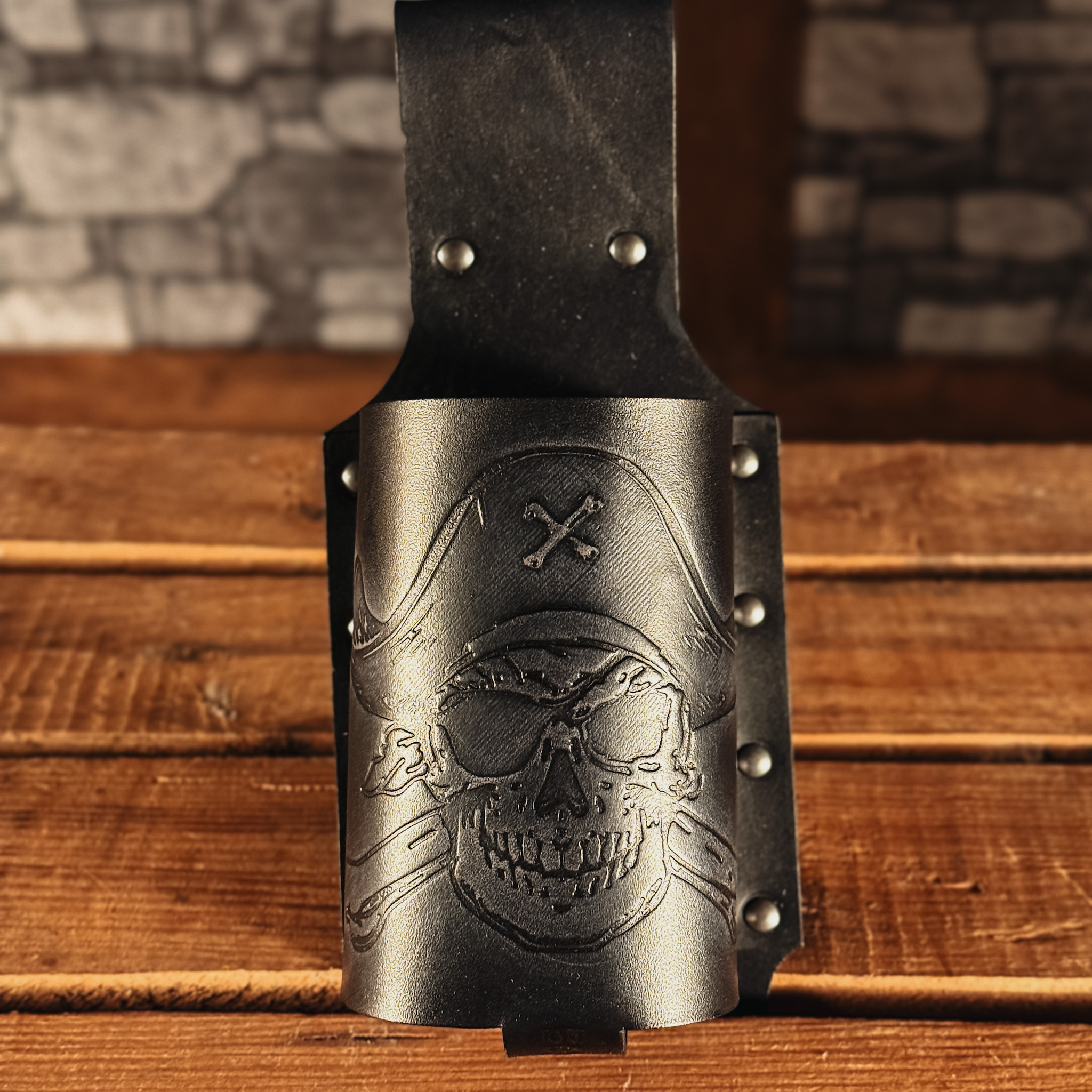 BecherBoss Getränkehalter Totenkopf 17 schwarz