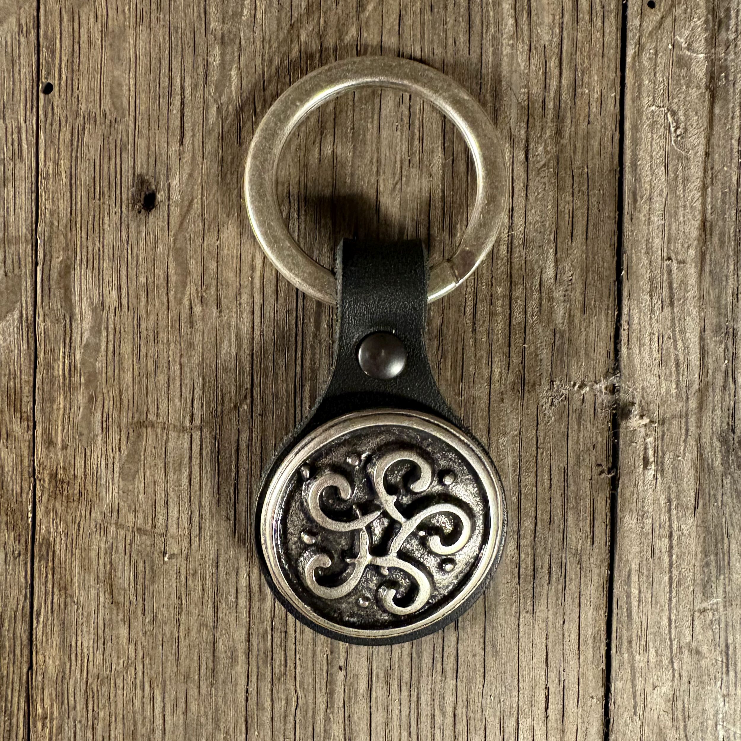 Schlüsselanhänger schwarz, Keltenknoten