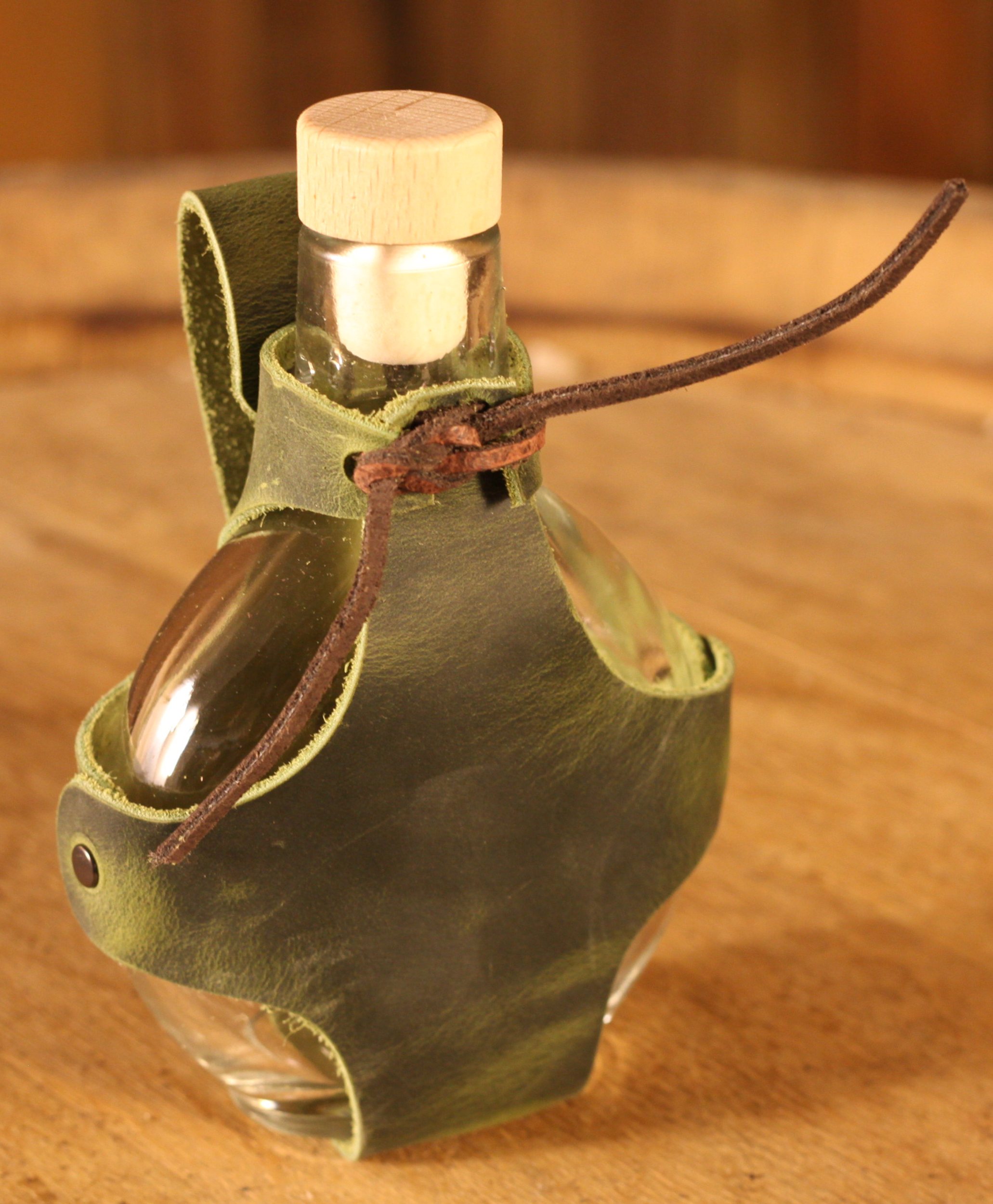 Flachmann mit Lederhalter, 200ml