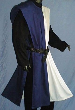 Waffenrock mittig geteilt