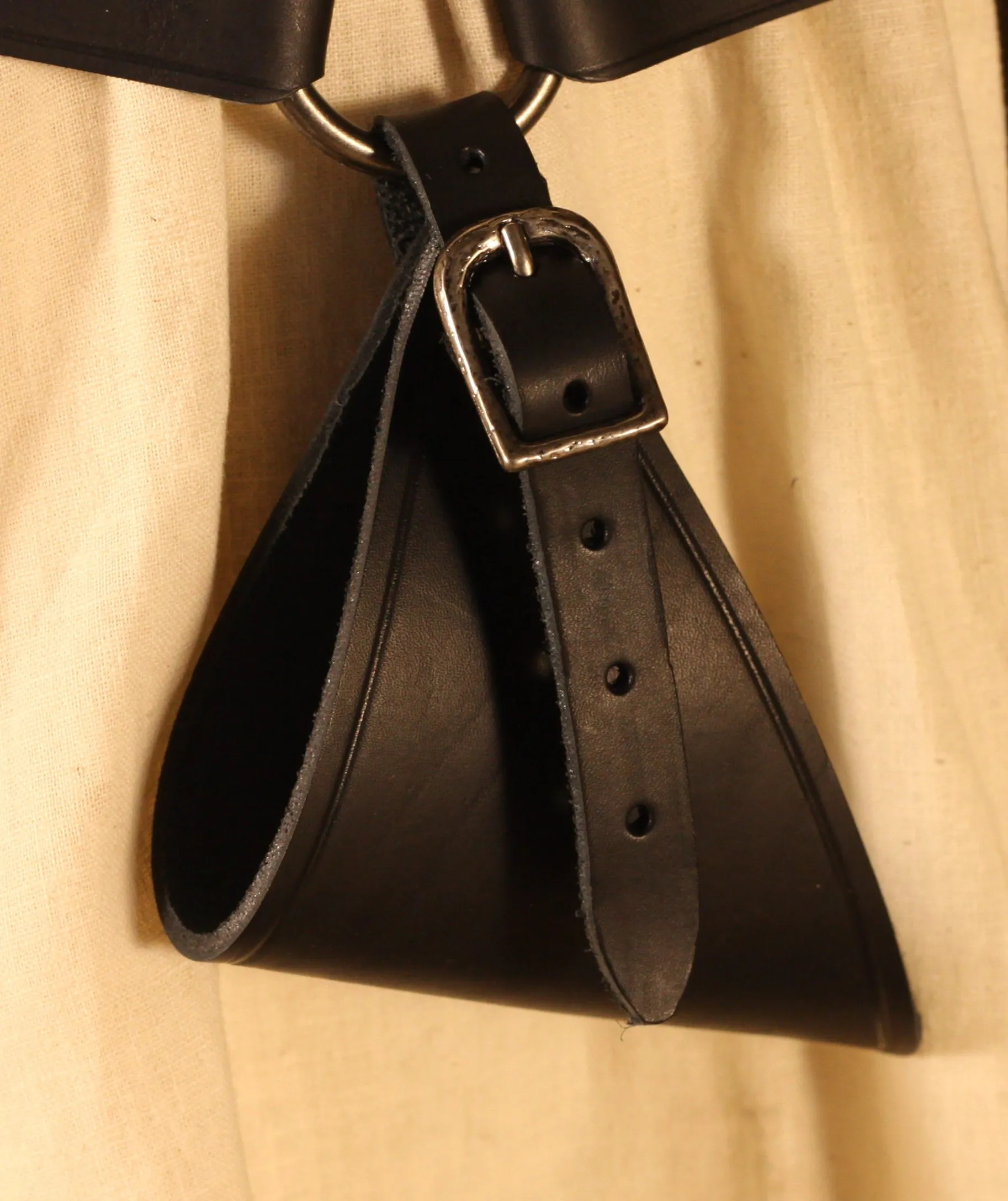 Schwerthalter aus Leder