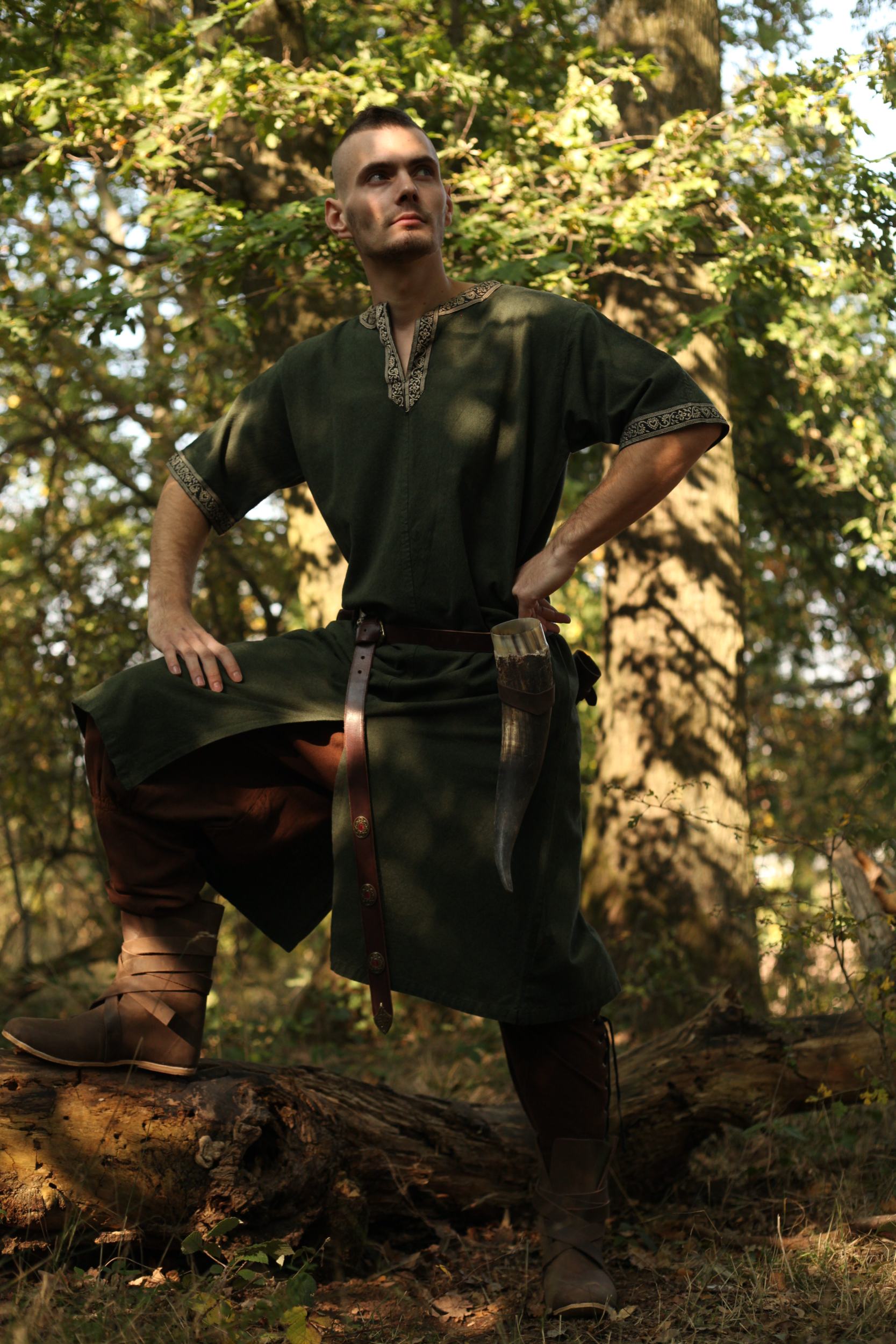 Kurzarm-Tunika mit Bordüre